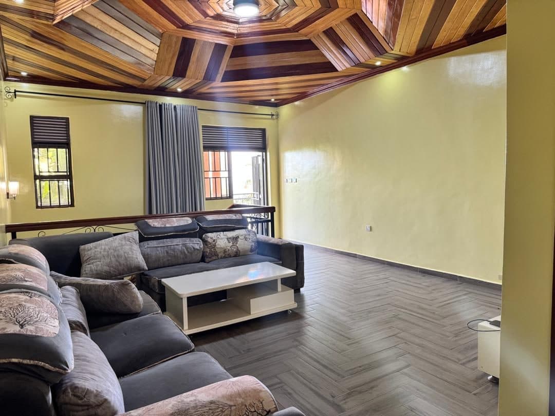 Fully furnish 4 bedroom En-suite Apartment — photo 1