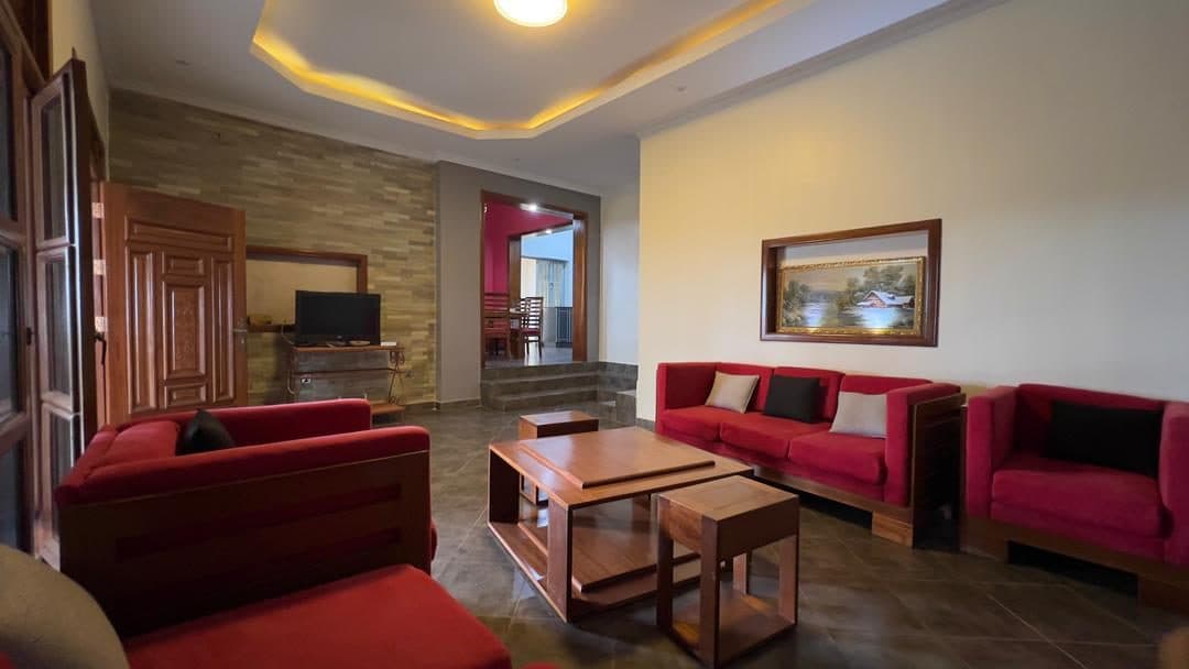 Fully furnished 4 bedroom, 3 bathroom Apartment — photo 1