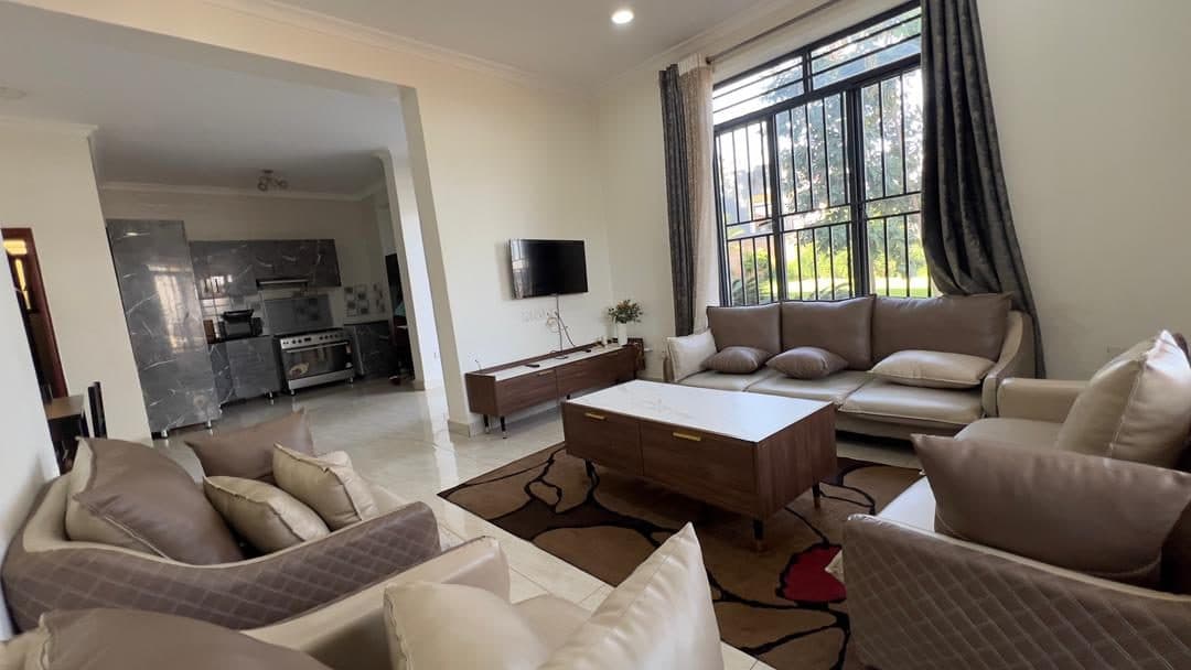 2 Bedroom 2 Bathroom Apartment — photo 1