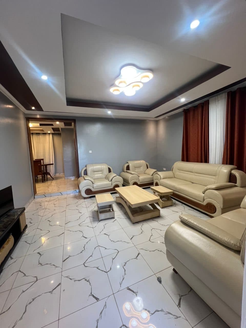 Fully Furnished 5 Bedroom , 5 Baathroom Apartment — photo 1